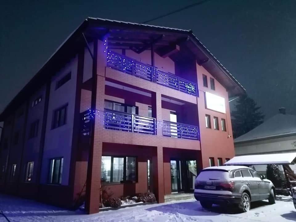 Hotel Enigma Bucovinei Vicovu de Jos Exterior foto