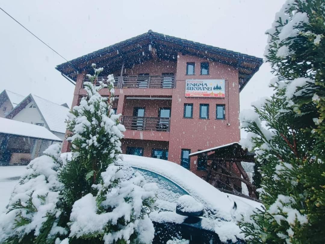 Hotel Enigma Bucovinei Vicovu de Jos Exterior foto